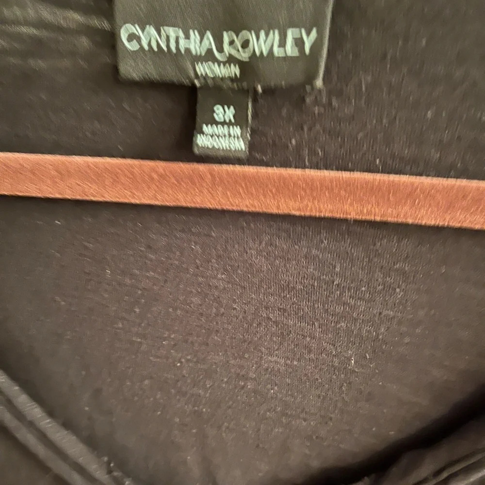 CYNTHIA ROWLEY~ ~BLACK TEE~3X - Picture 3 of 5